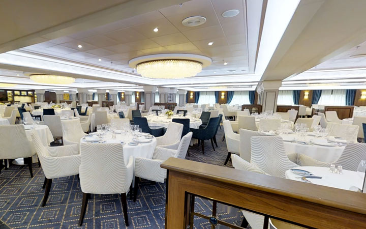 Bateau Seven Seas Voyager